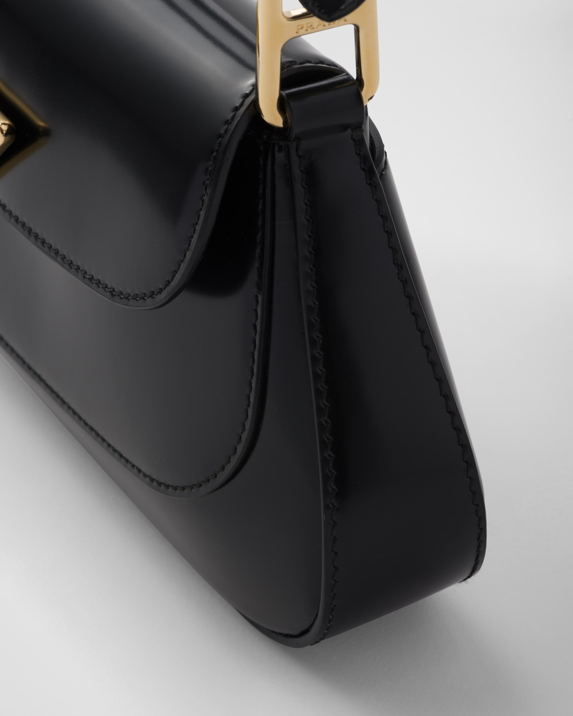 Brushed leather shoulder bag - 7