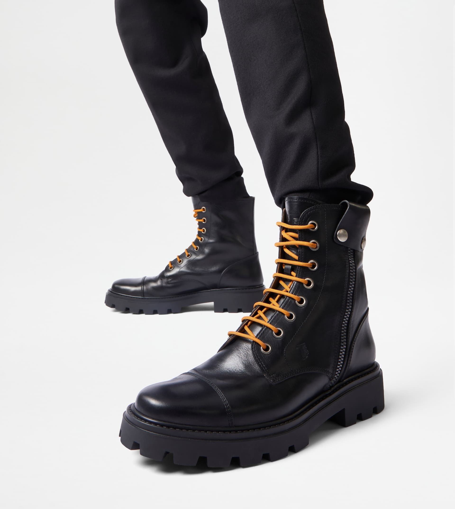 TOD'S COMBAT BOOTS IN LEATHER - BLACK - 2