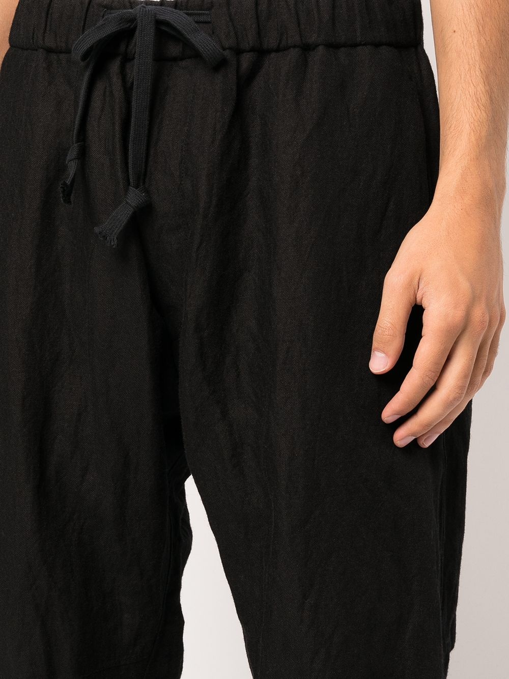 cropped drawstring-waist trousers - 5