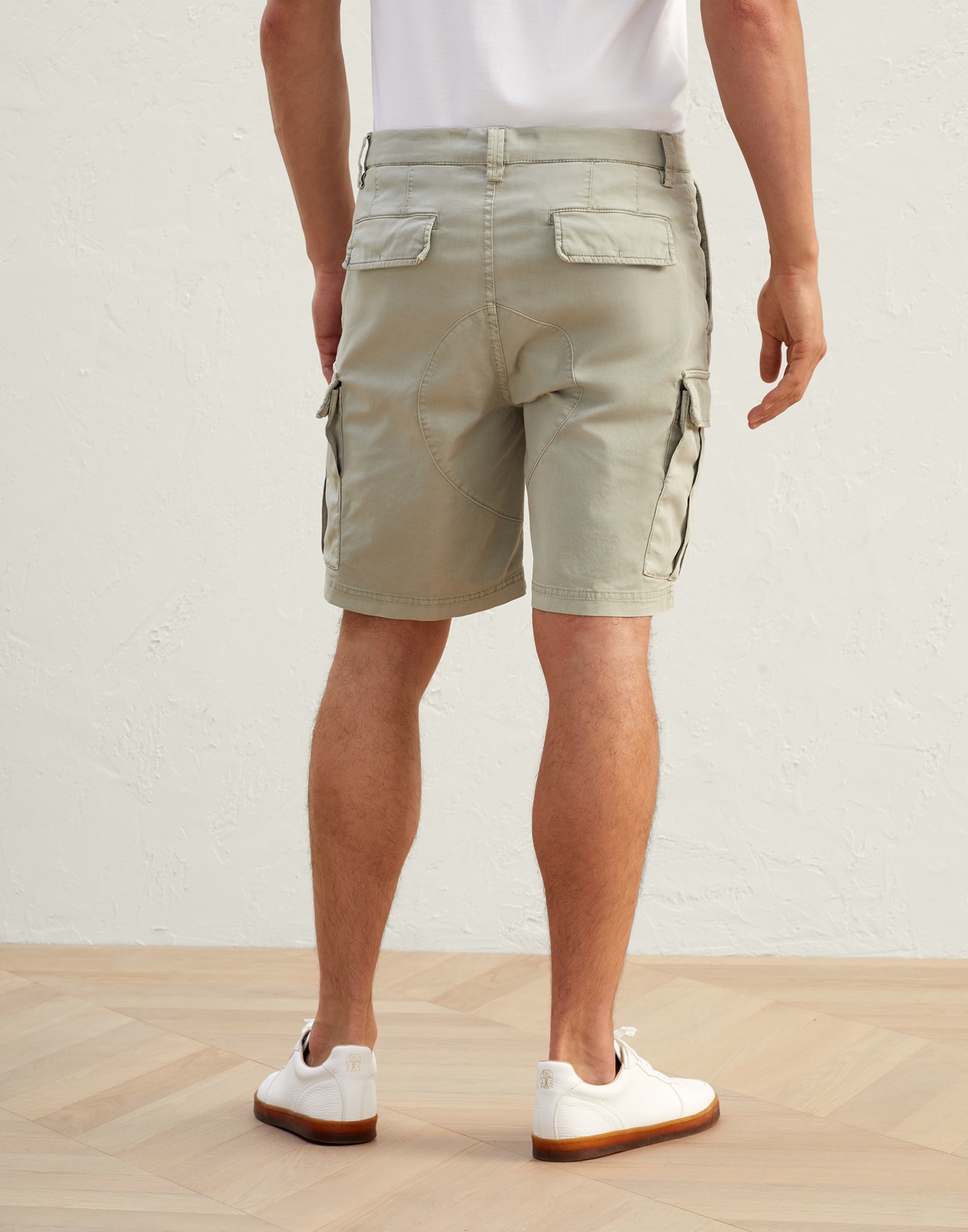 Garment-dyed Bermuda shorts in American Pima comfort cotton gabardine with cargo pockets - 2