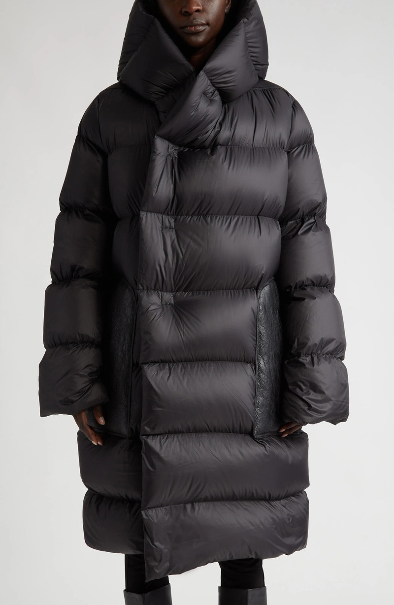 Hooded Down Puffer Coat in Black/Black 1