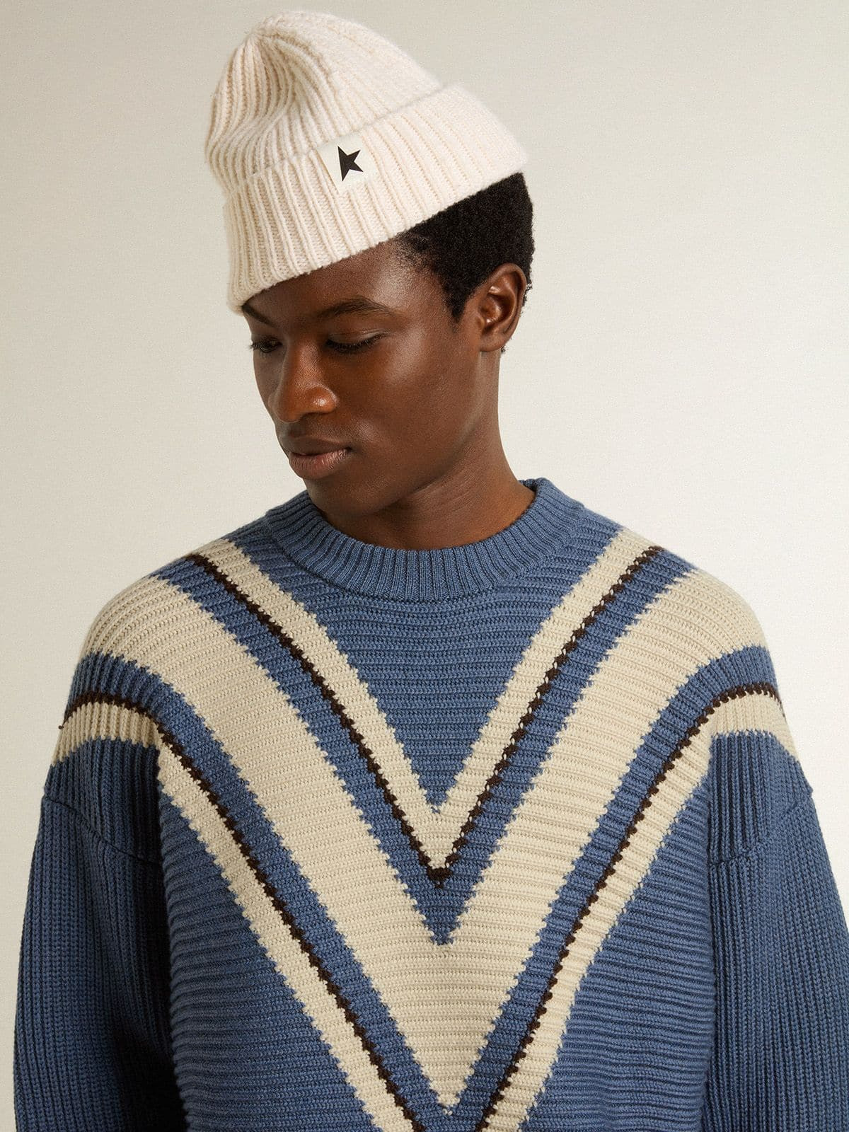 Men's light blue jacquard wool sweater with cream-colored pattern - 5