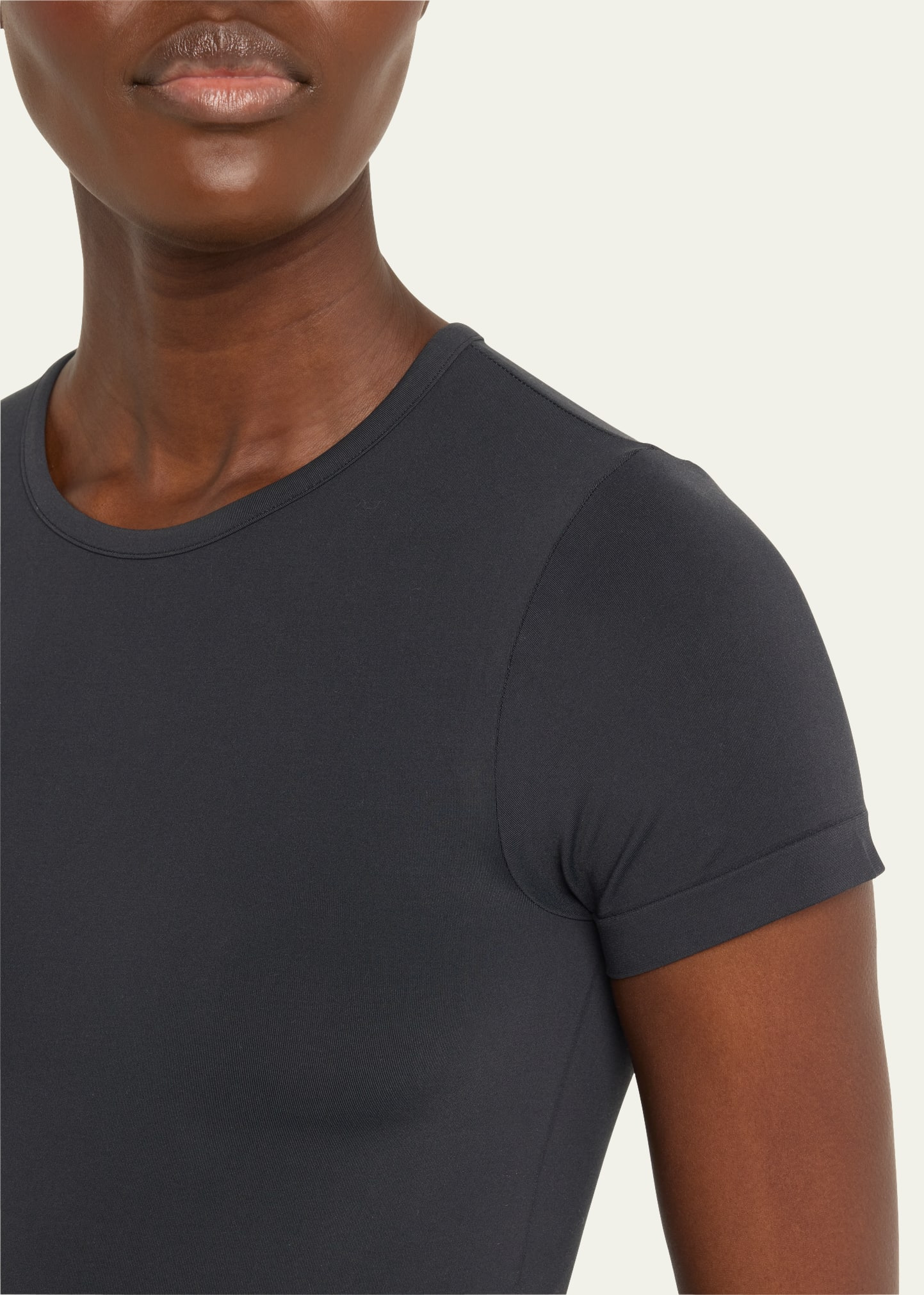 Soft Smoothing Seamless Short-Sleeve T-Shirt - 5