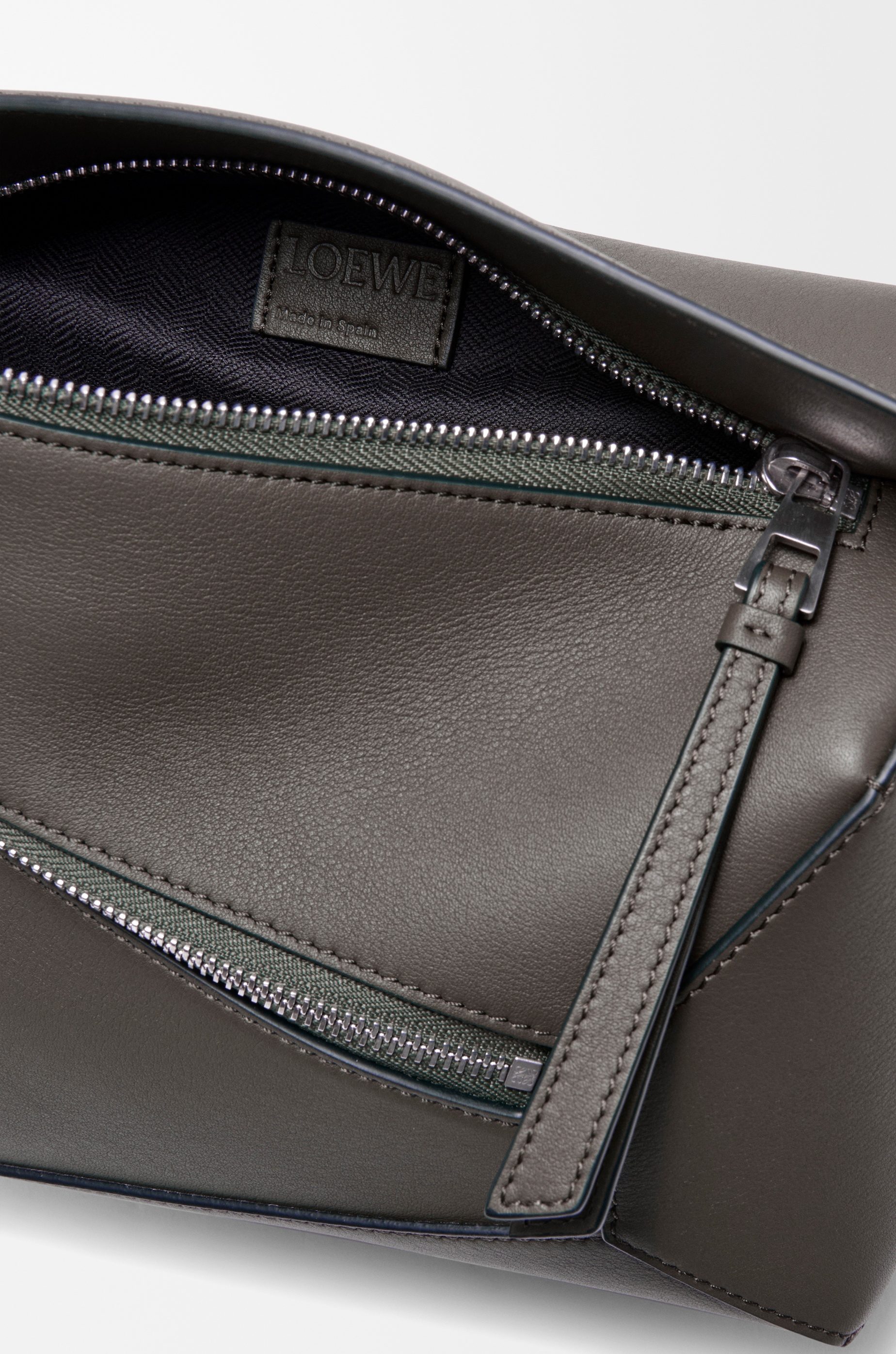 Small Puzzle bumbag in classic calfskin - 6
