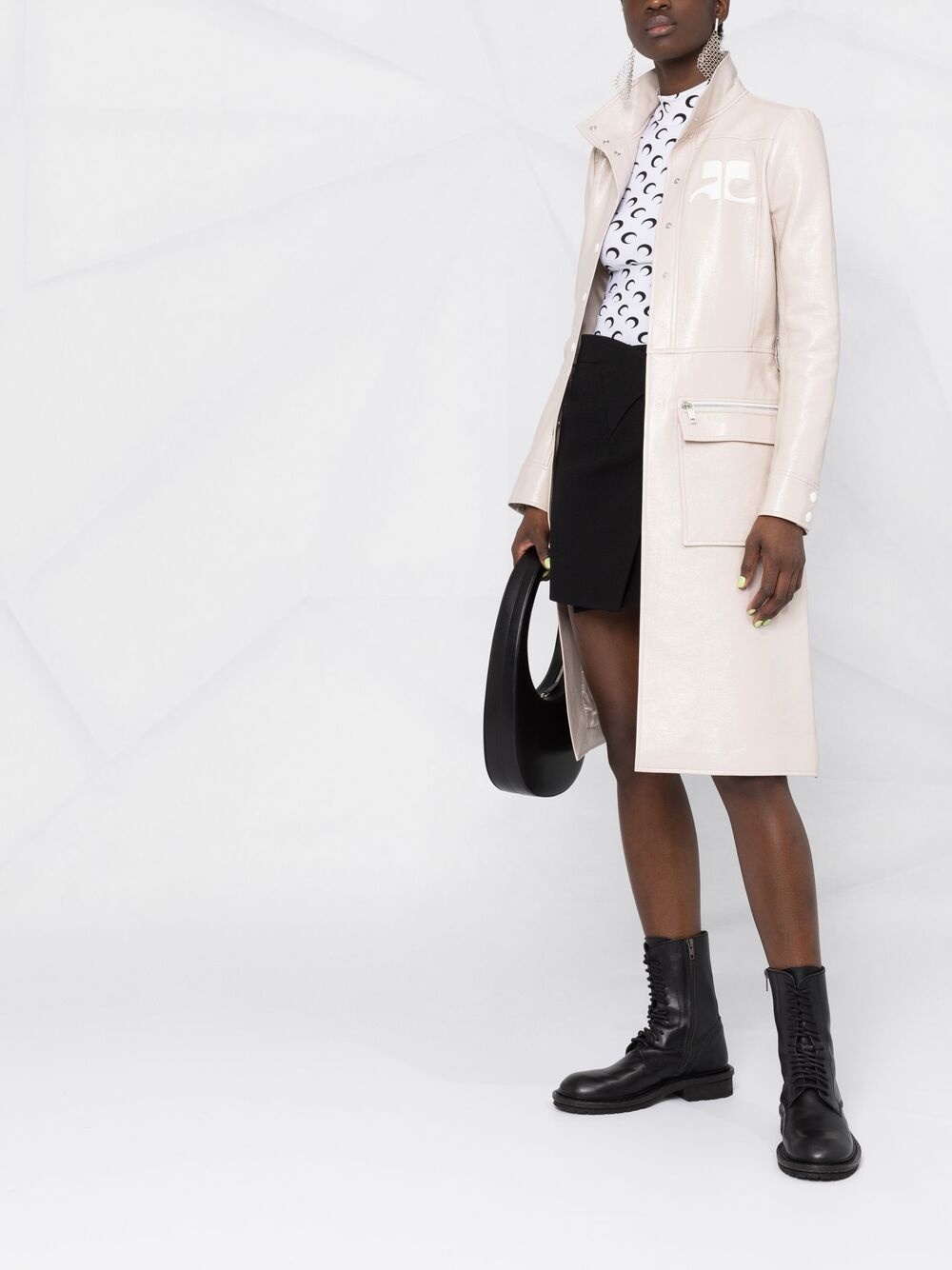 logo-appliqué vinyl trench coat - 6