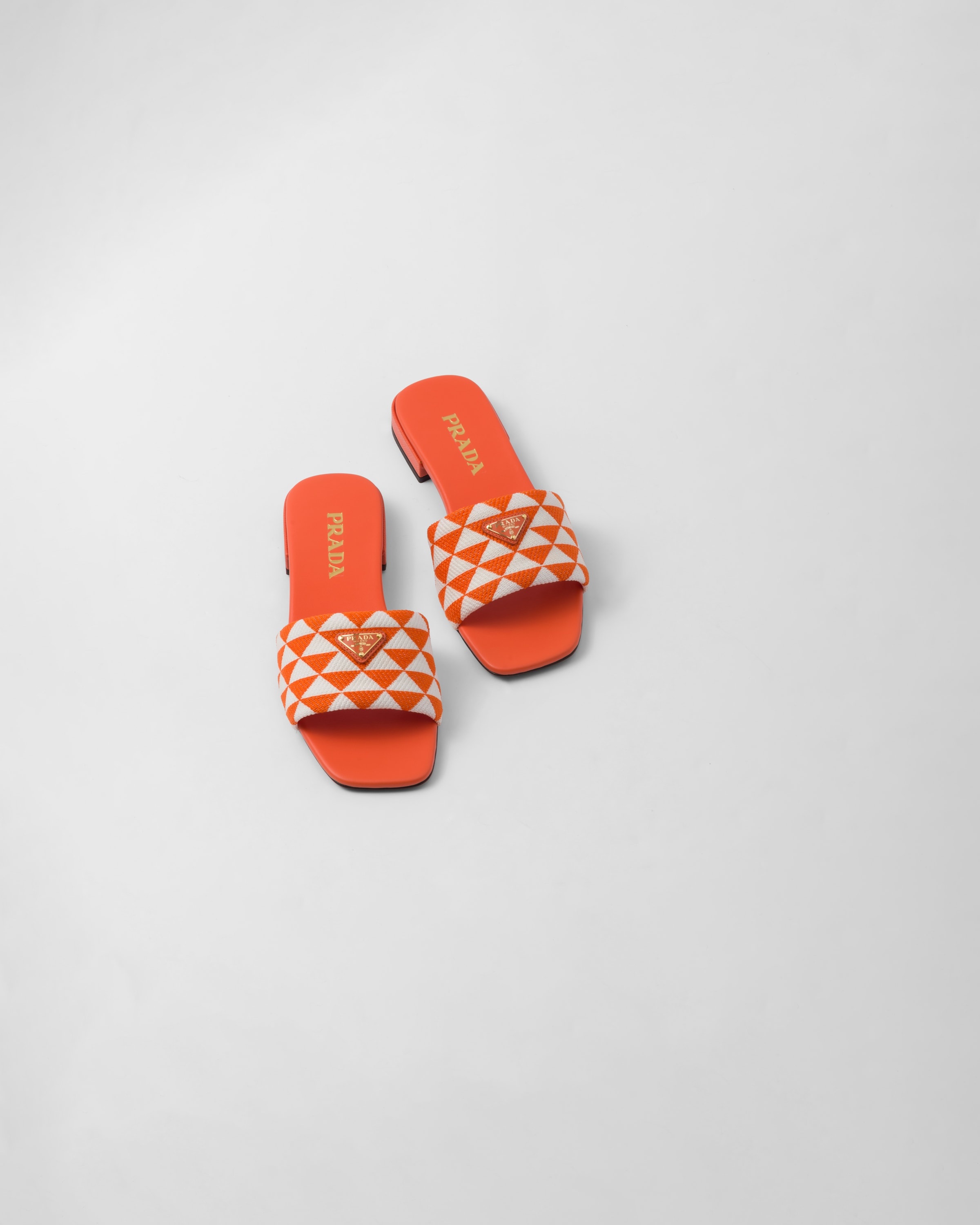 Embroidered fabric slides - 4