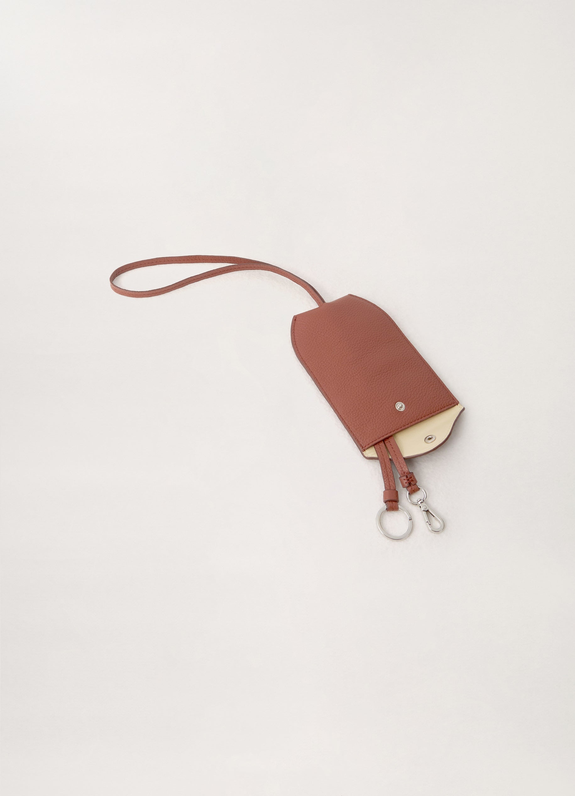 ENVELOPPE KEY RING POUCH
SOFT GRAINED LEATHER - 2