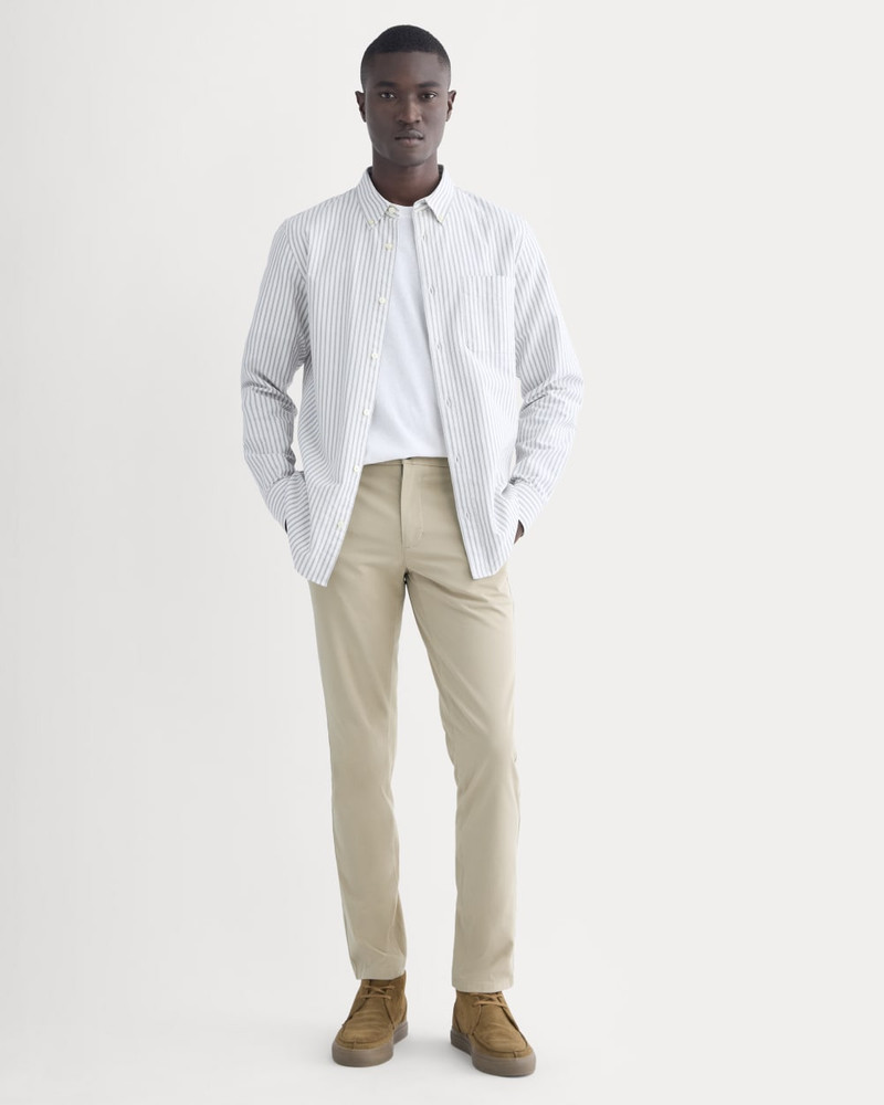 EVERLANE THE PERFORMANCE CHINO outlook