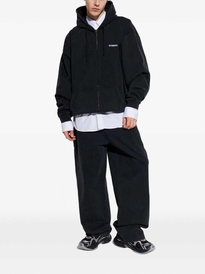 VETEMENTS long-detail zip-fastening hoodie outlook