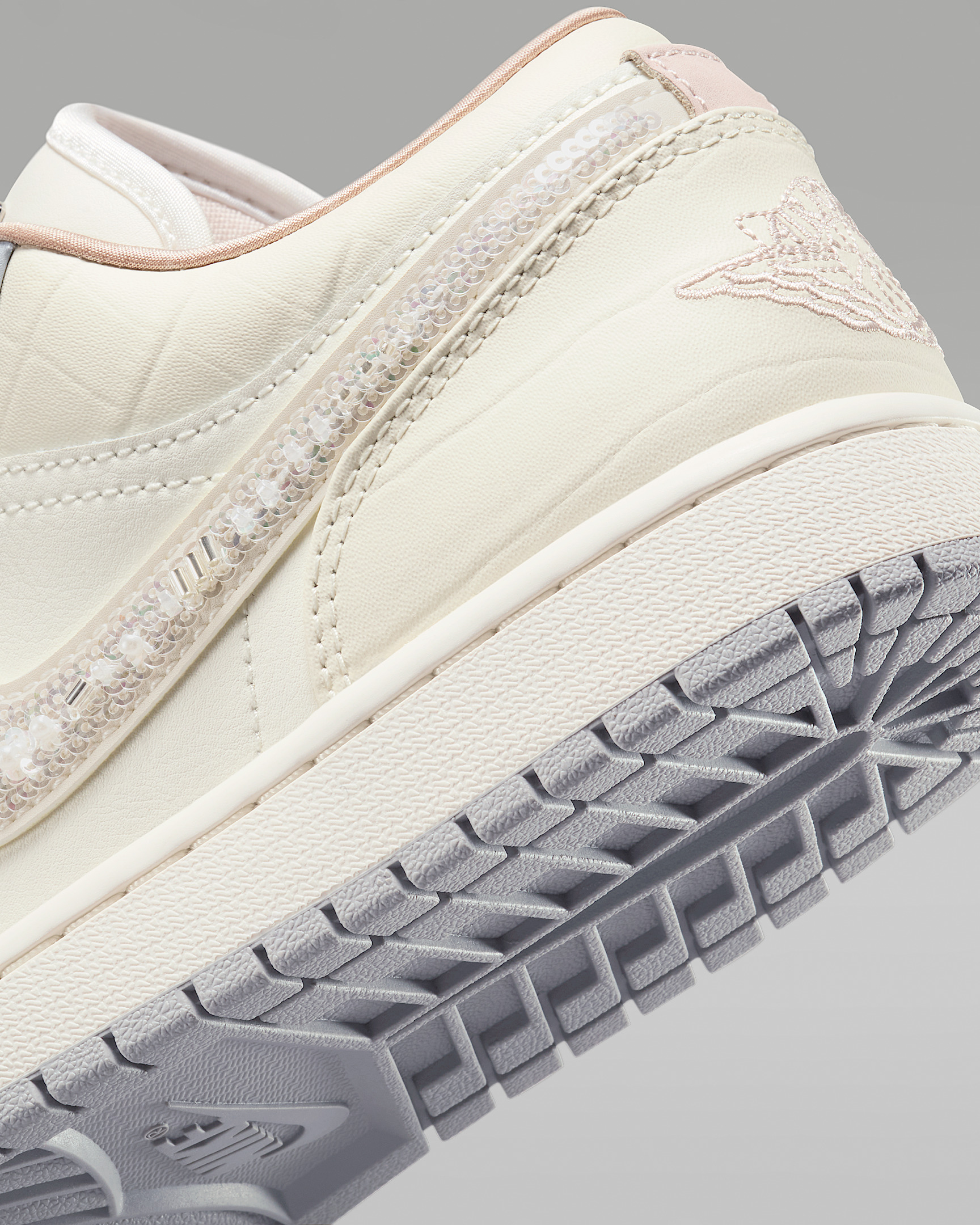 Air Jordan 1 Low Women's Shoes - 8