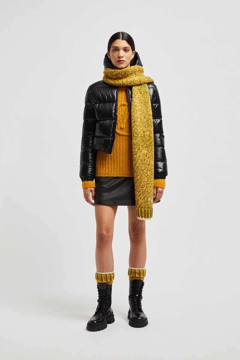 Moncler Bayard Short Down Jacket outlook
