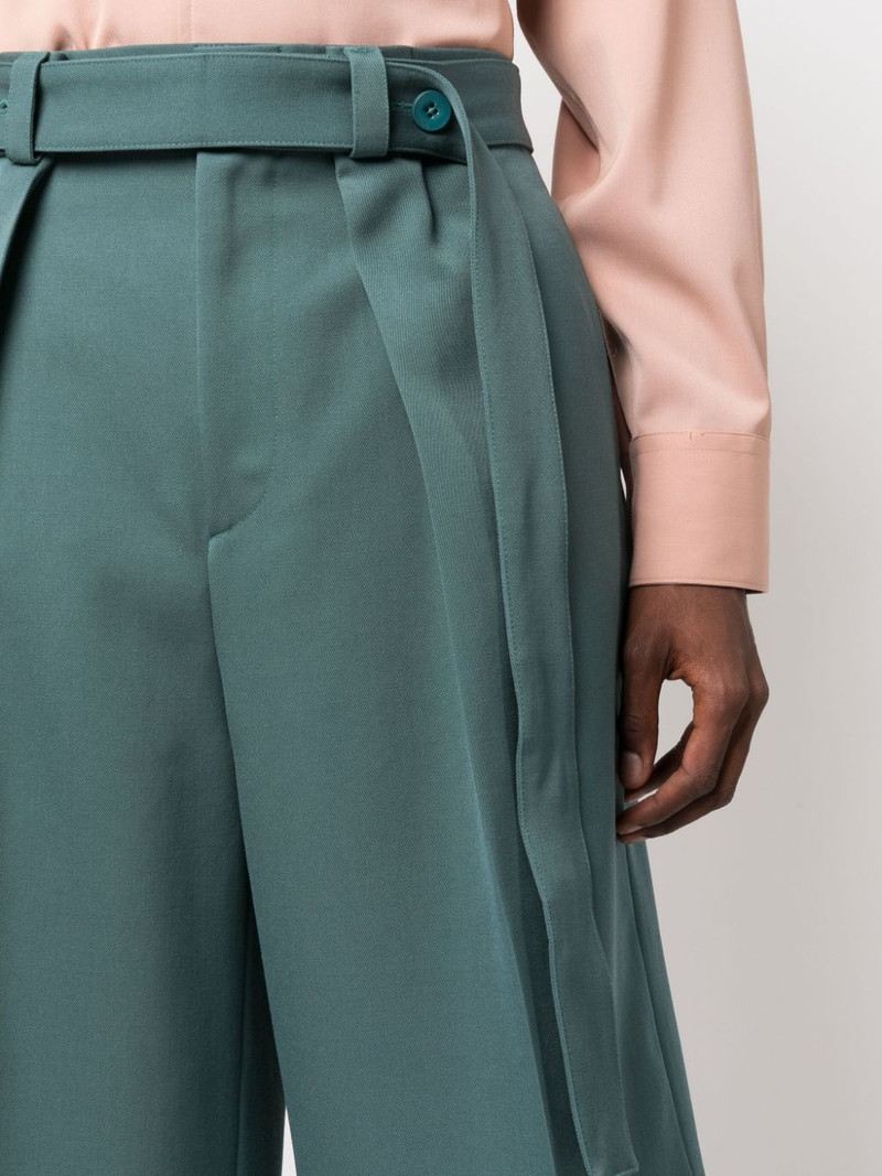 knee-length belted shorts 5