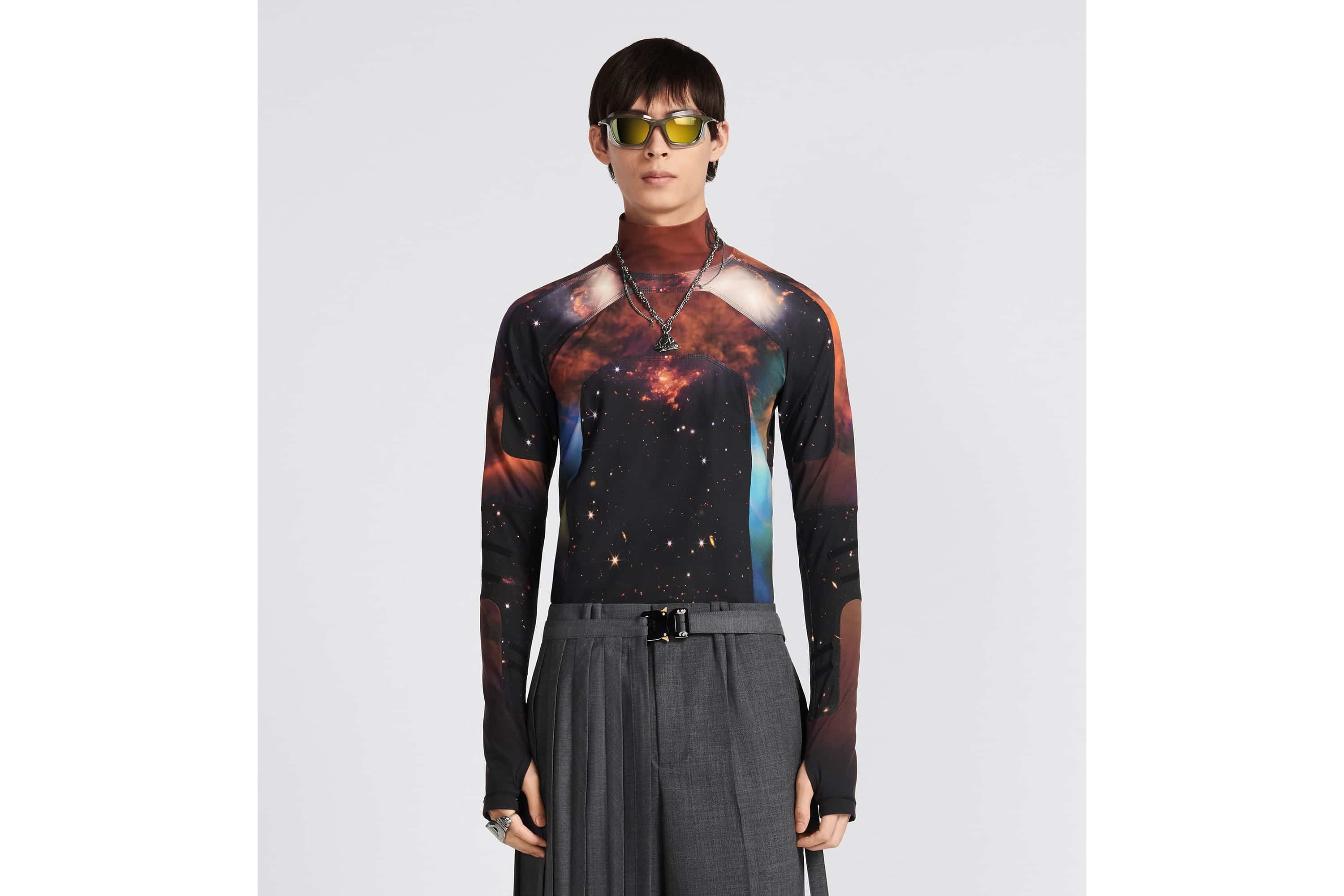 Long-Sleeved T-Shirt - 5