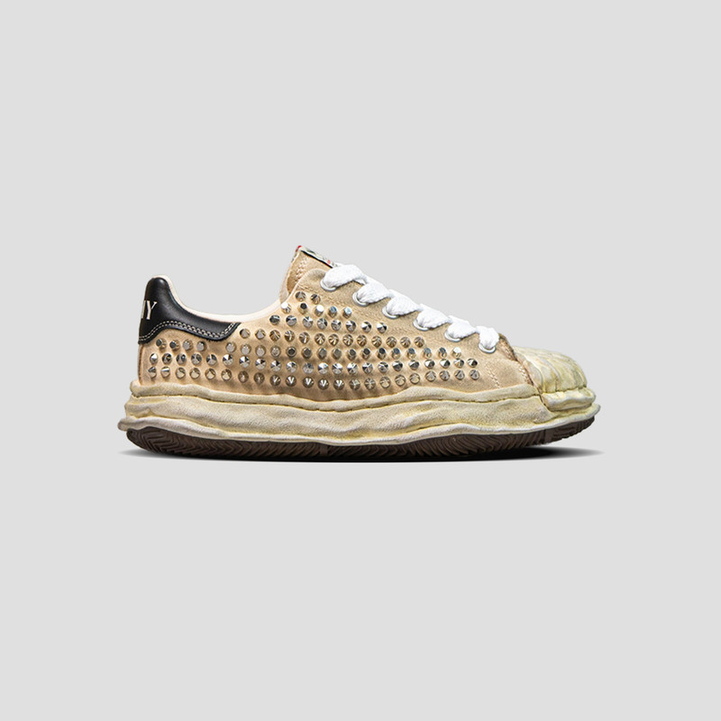 Maison MIHARAYASUHIRO BLAKEY OG SOLE STUDDED CANVAS LOW-TOP SNEAKERS outlook