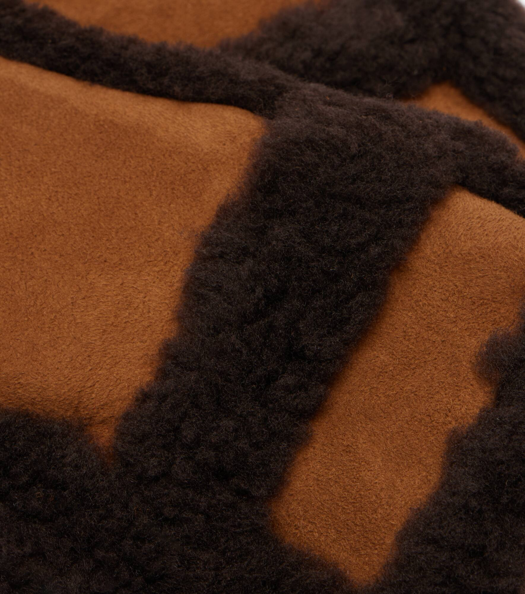 Shearling-trimmed leather mittens - 2