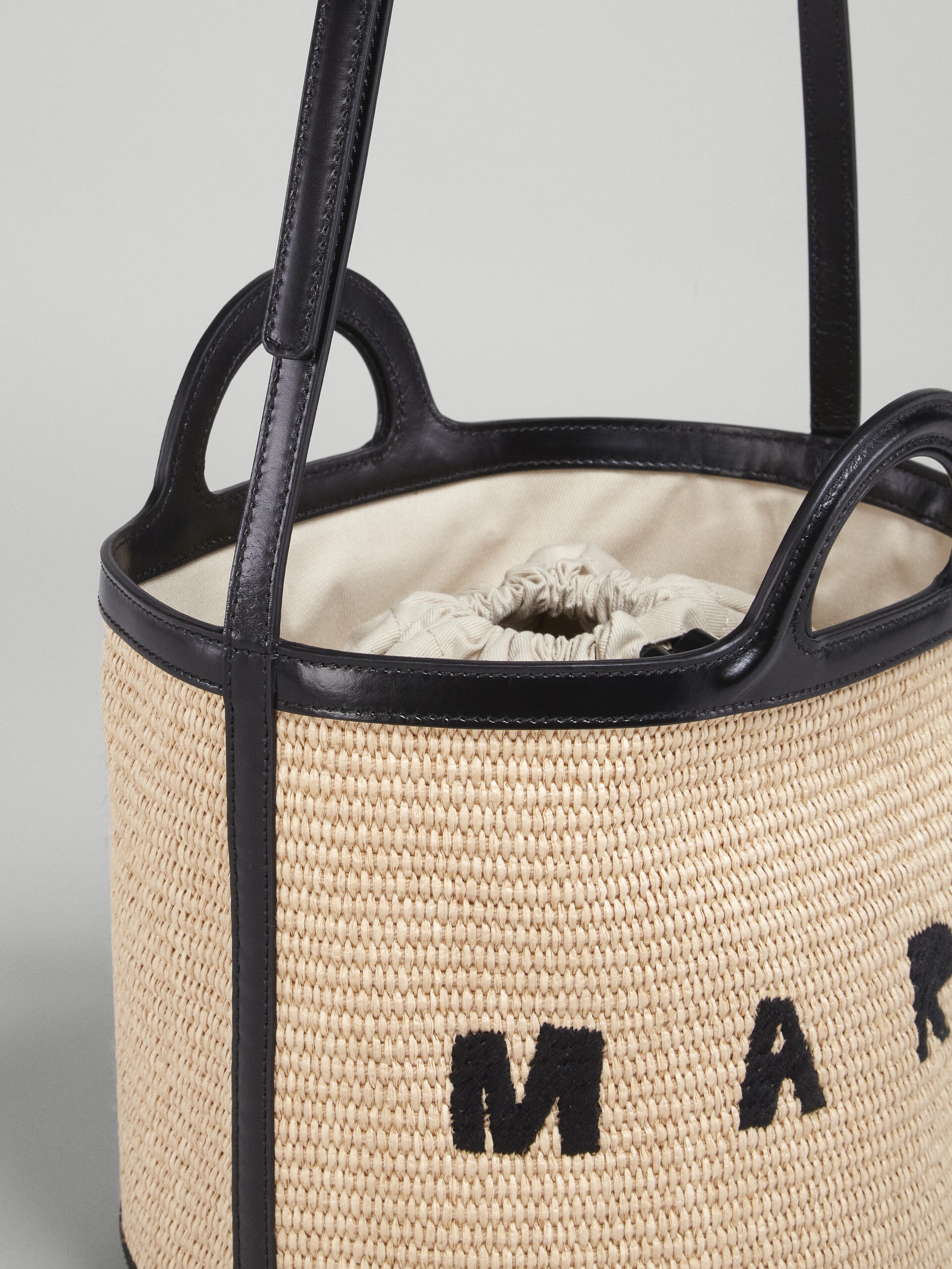 TROPICALIA SMALL BUCKET BAG  IN BLACK LEATHER AND RAFFIA - 4