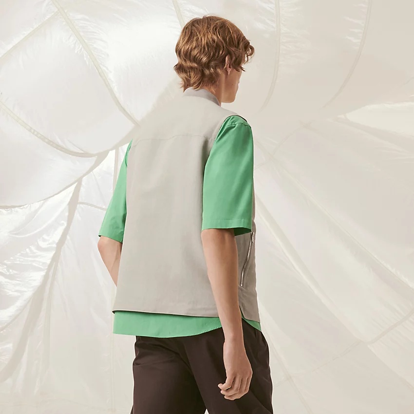 Zipped sleeveless vest - 3