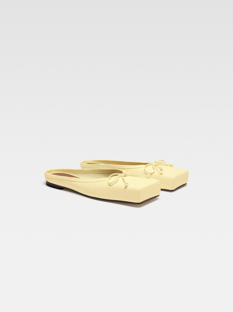 JACQUEMUS Les mules plates Ballet outlook