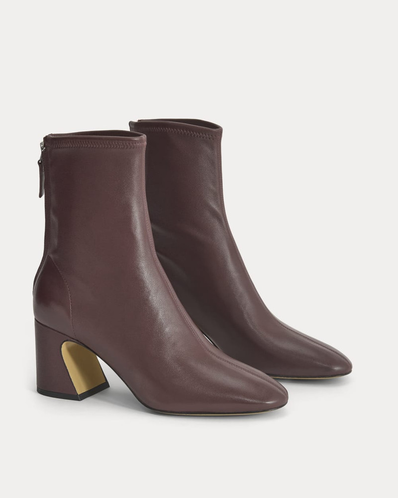 EVERLANE LEATHER CURVED-HEEL BOOT outlook