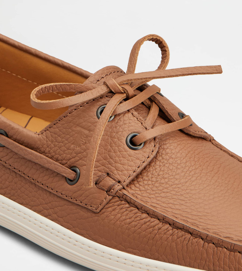 BOAT SHOES IN LEATHER - BROWN 6