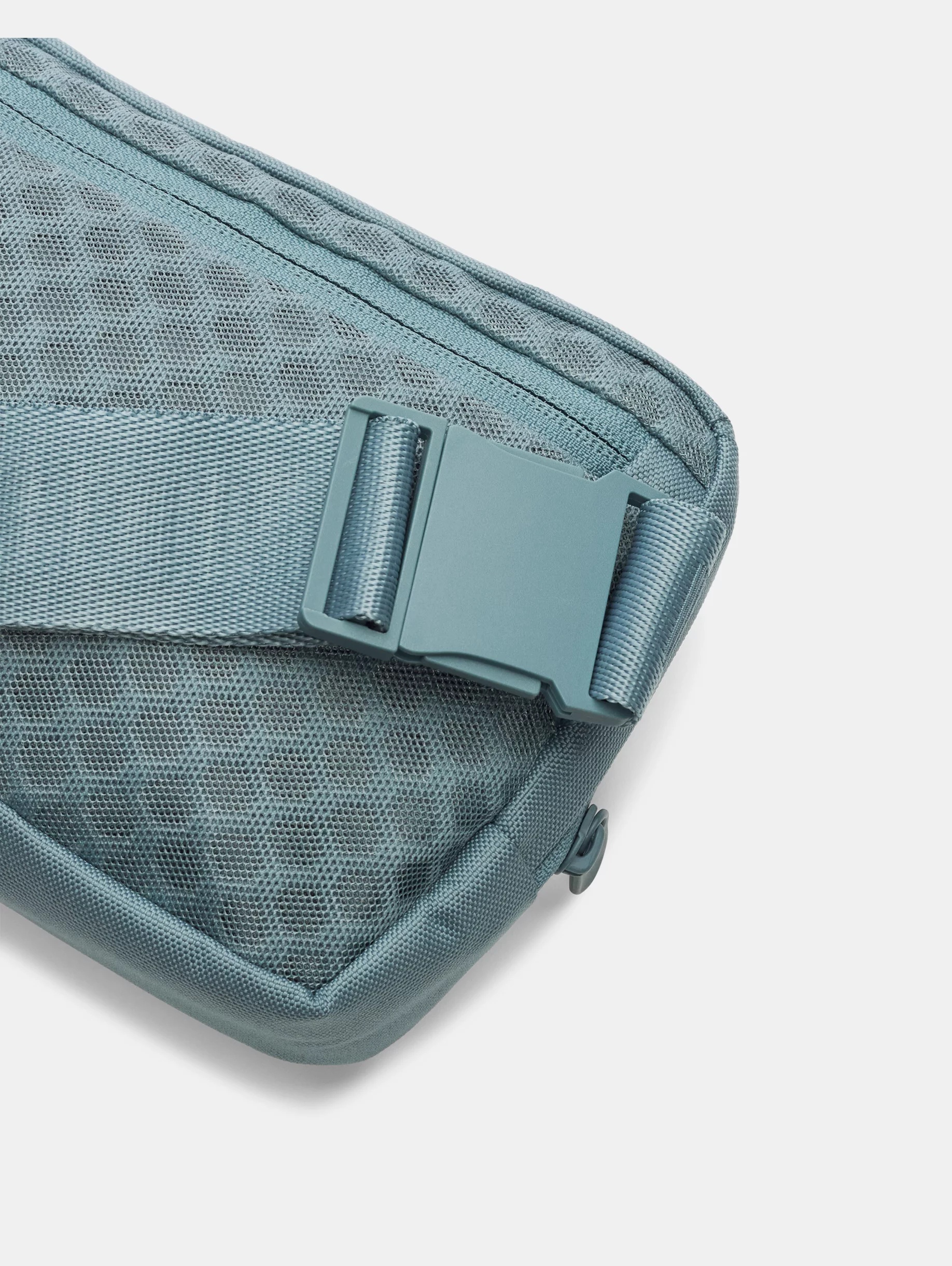 UA Essential - 4