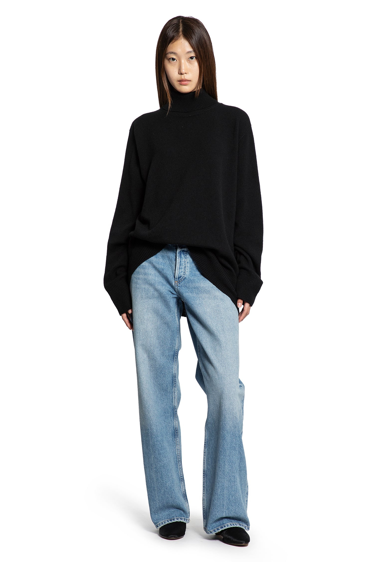 Low Rise Loose Fit Jeans - 5