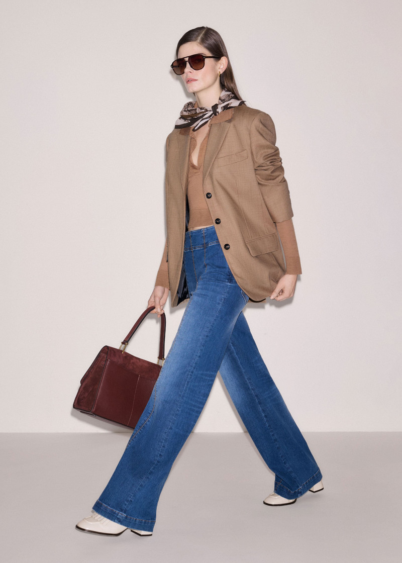 Kick Flare Travel Jean 1