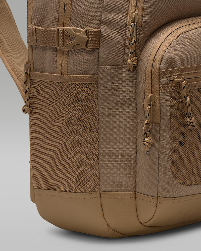 Jordan Blacktop Backpack (25L) 9