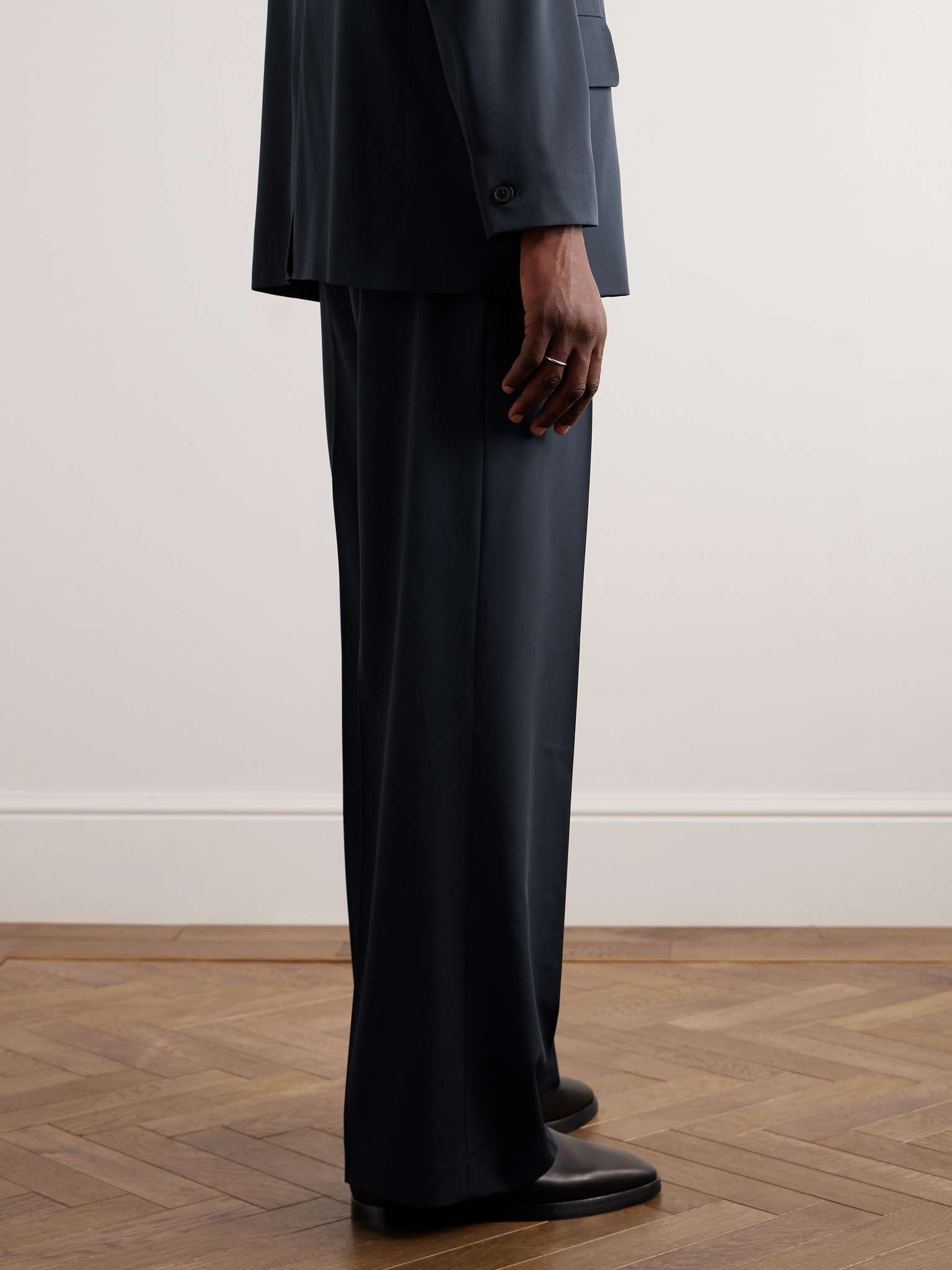 Straight-Leg Pleated Wool Trousers - 4