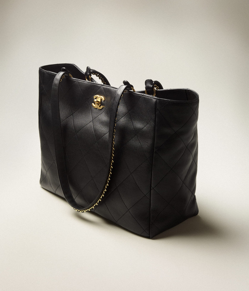 CHANEL Shopping Bag outlook