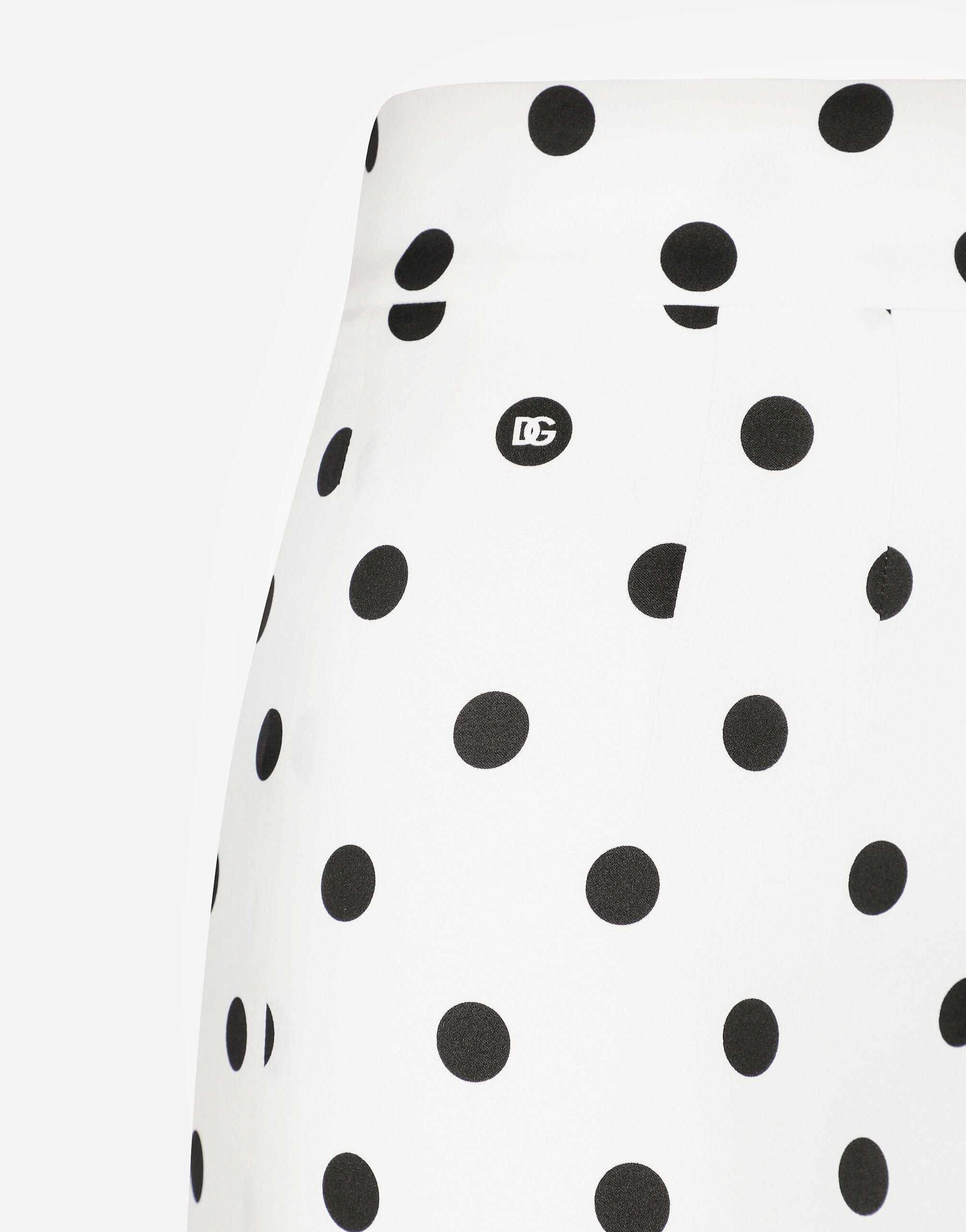 Short charmeuse skirt with polka-dot print - 6