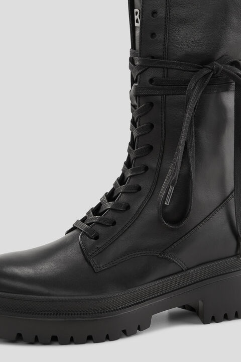 Chesa Alpina Boots in Black - 4