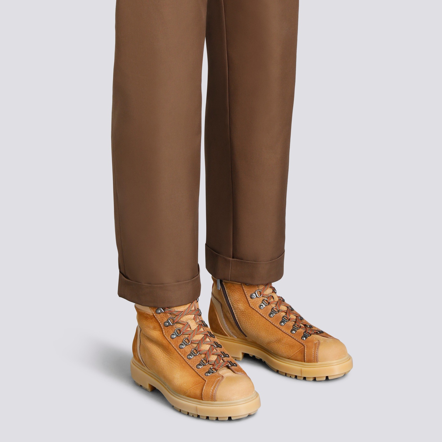 Men’s brown nubuck hiking boot - 2