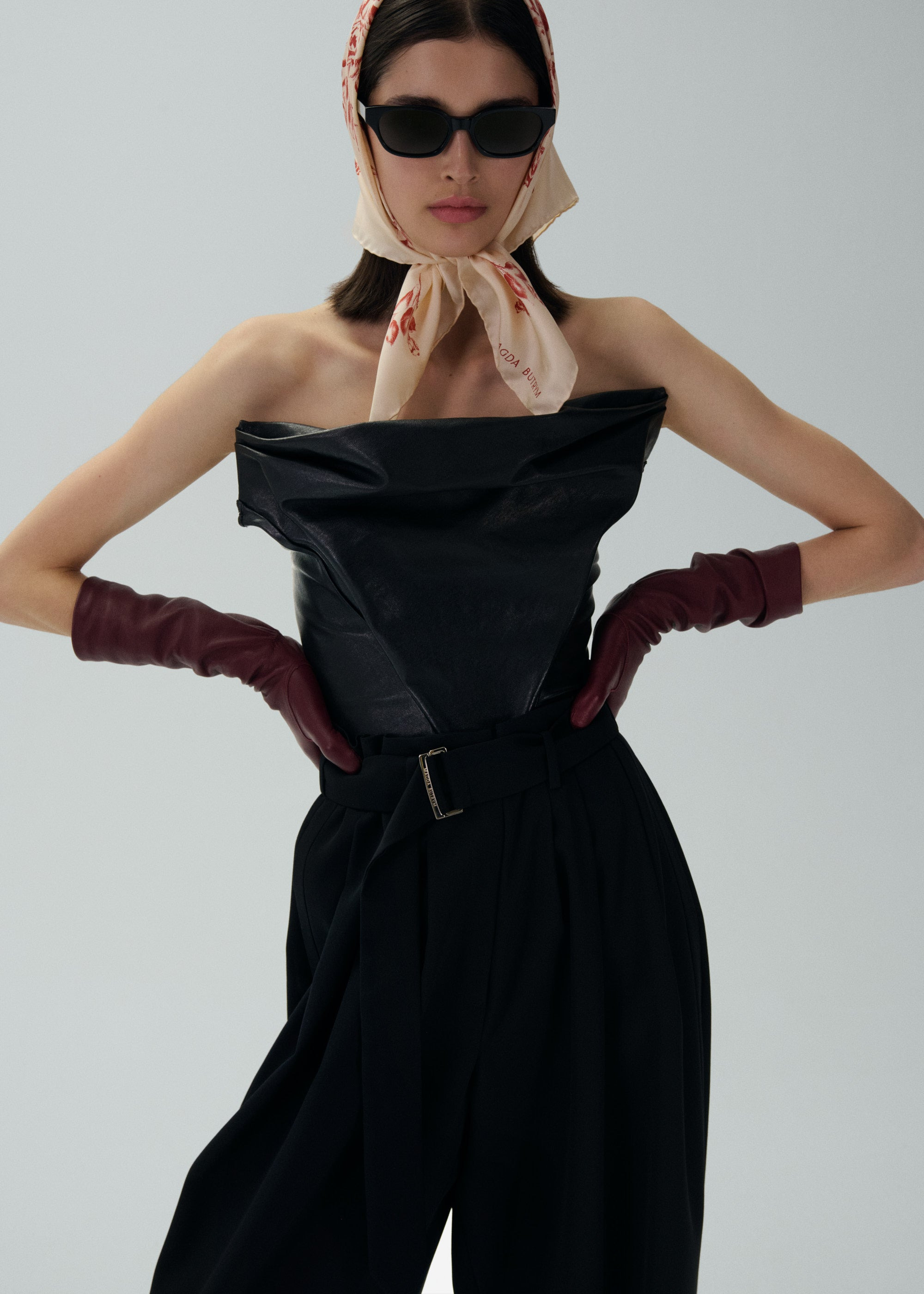 Wide belted tapered trousers in black - 6