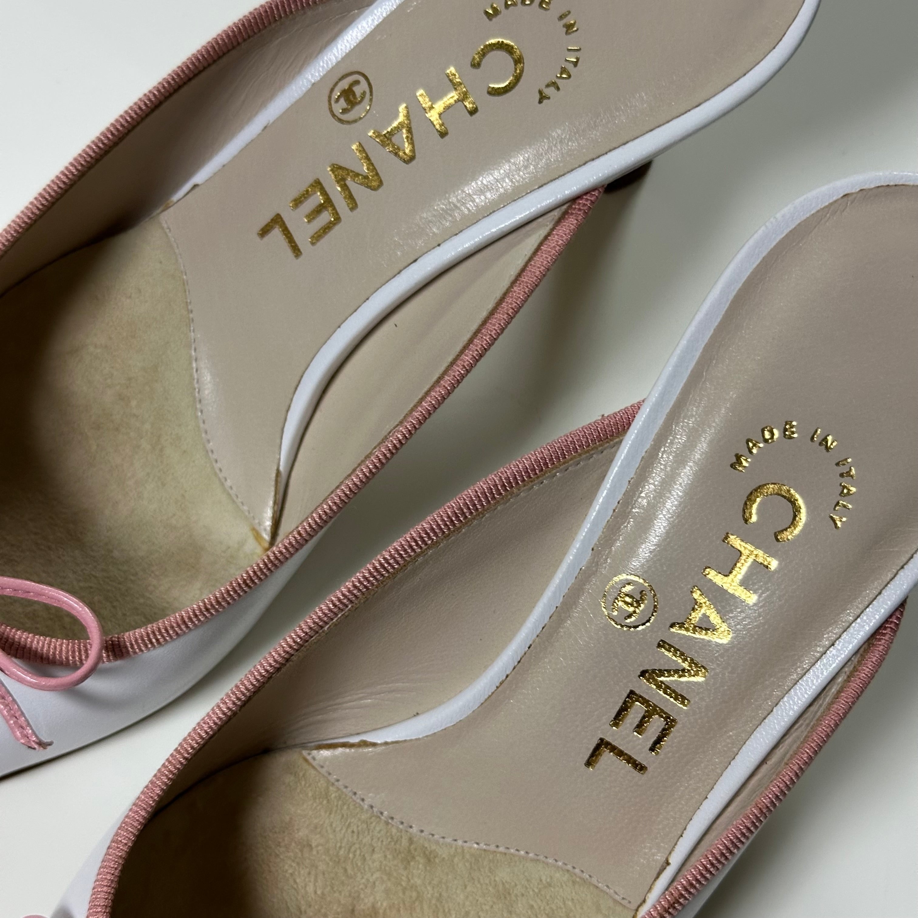 CHANEL Vintage CC Logo Ribbon Pointed Toe Bow Mule Heels - 6