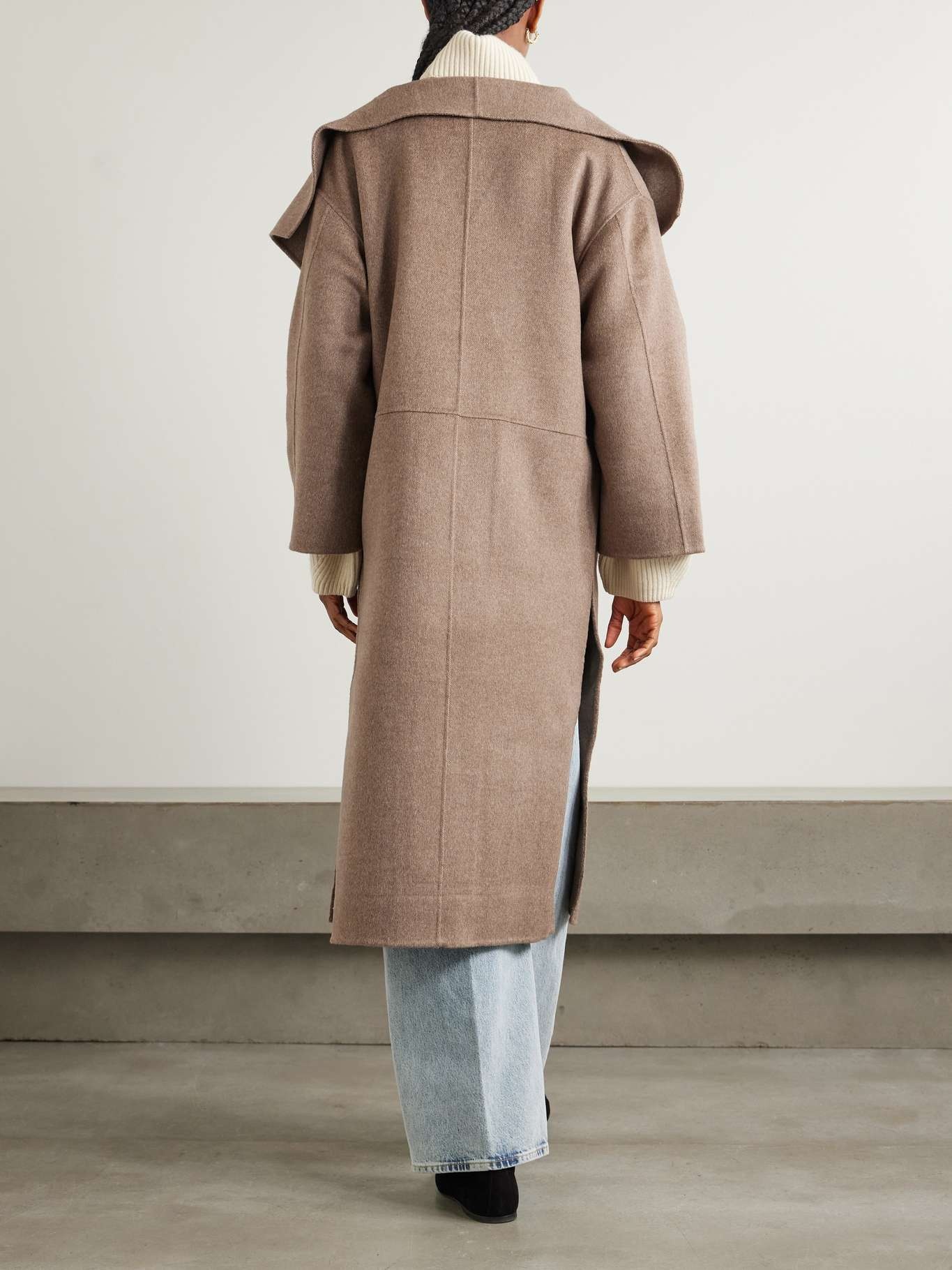 Signature wool and cashmere-blend coat Taupe - 3