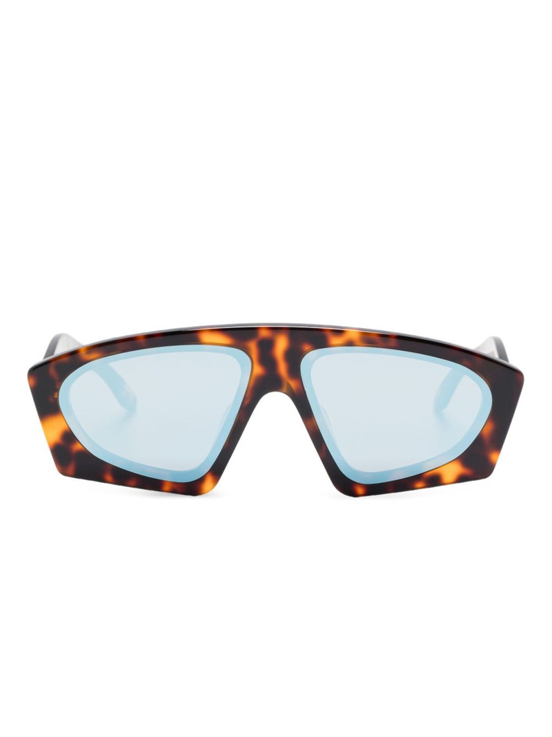 tortoiseshell-effect sunglasses 1