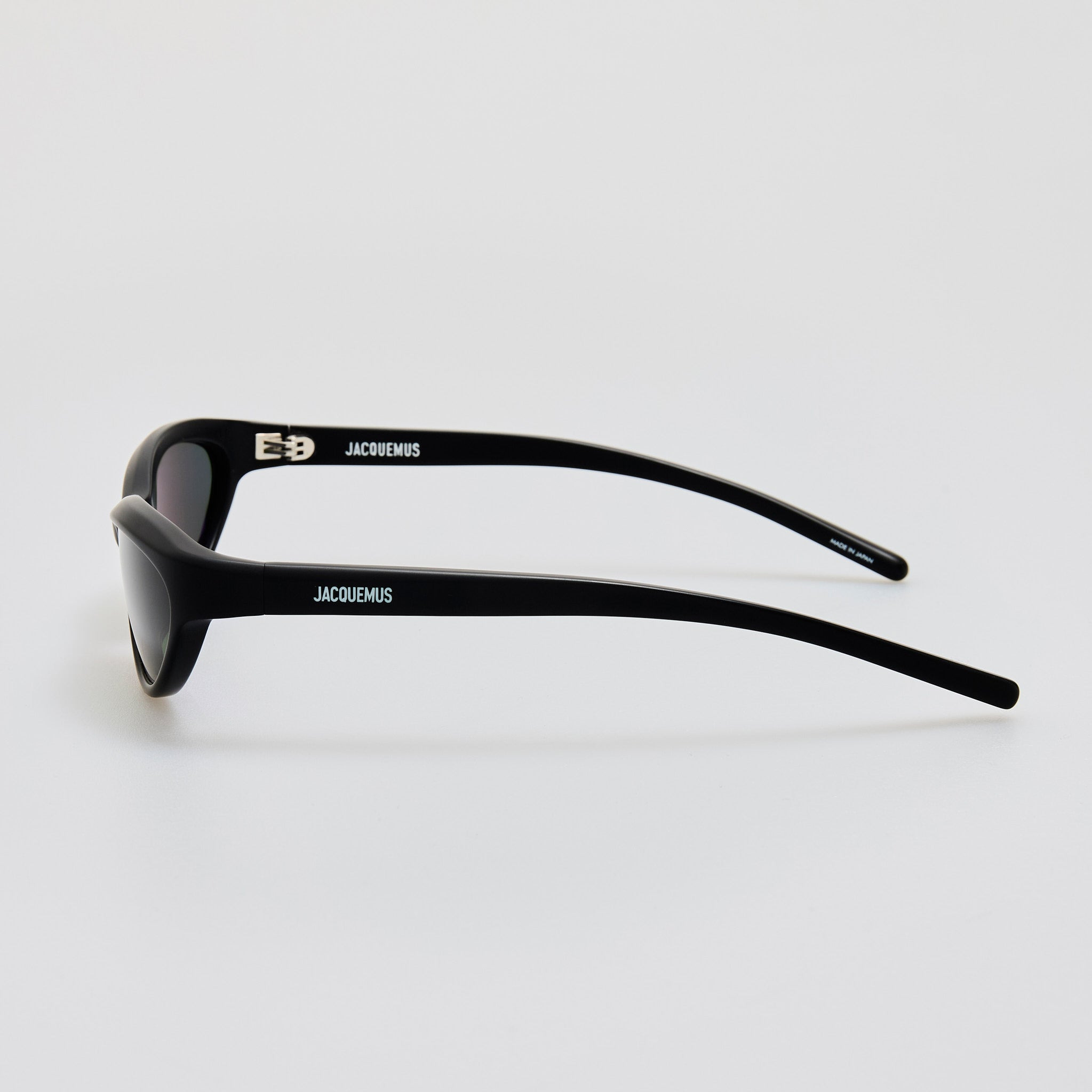 Curvo Sunglasses in Matt Black - 4