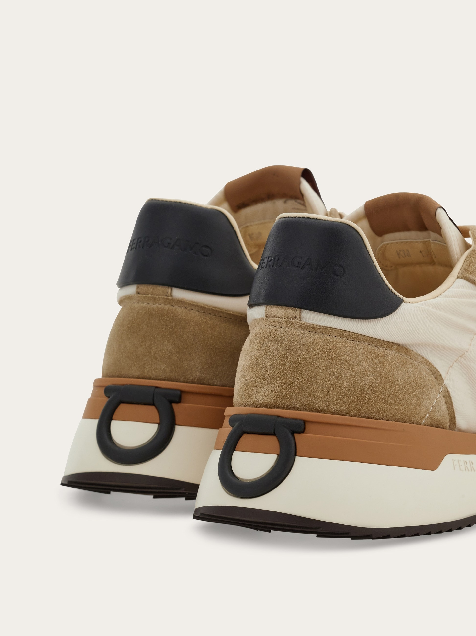 Low cut sneaker - 5
