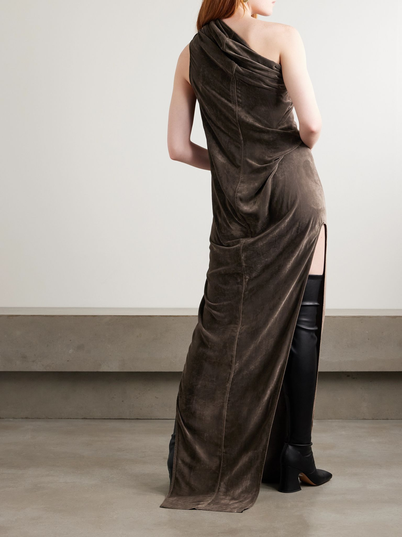 Athena Arrowhead one-shoulder draped crushed-velvet gown Brown - 4