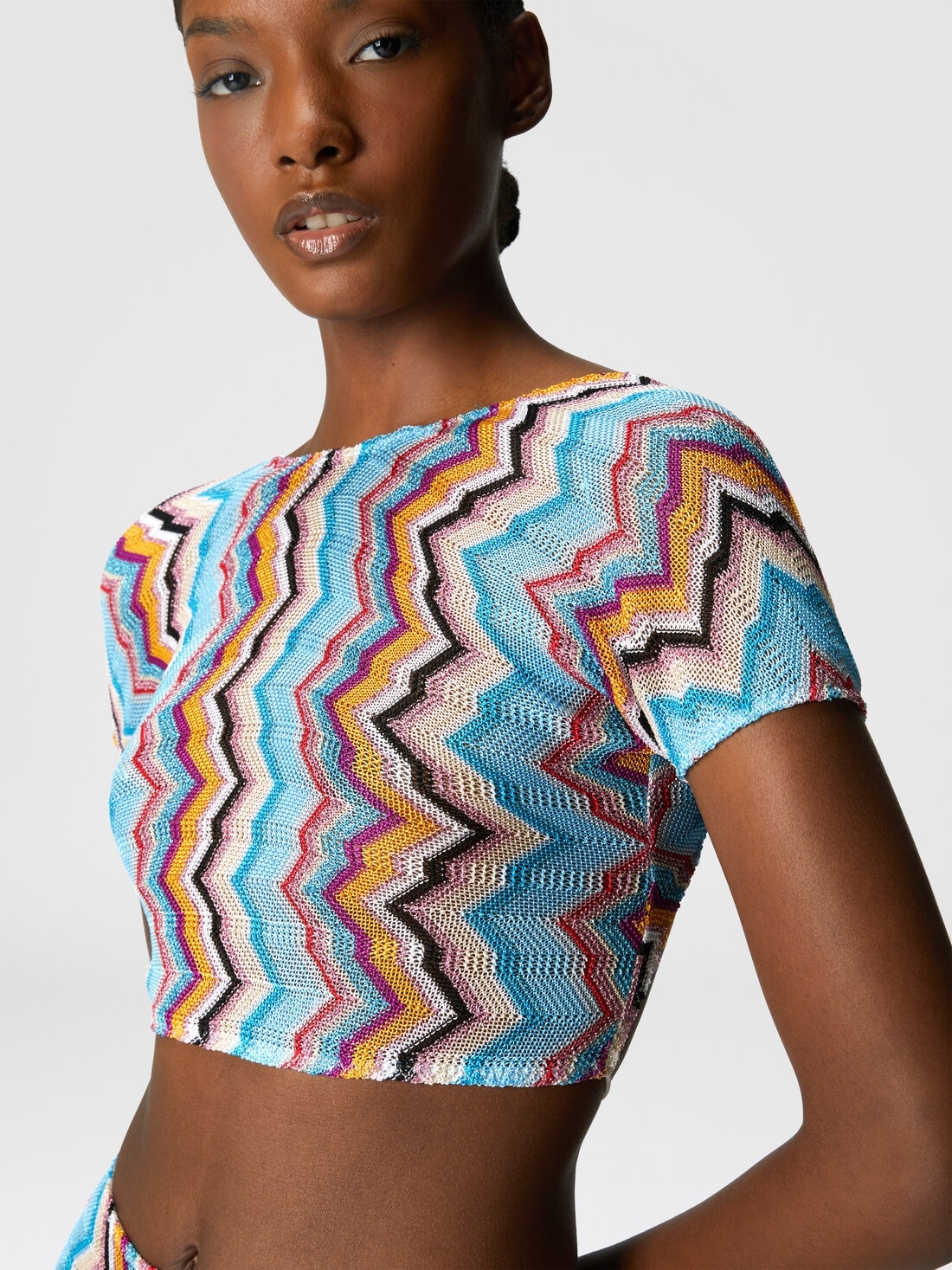 Bikini with t-shirt top and zig zag pattern - 4