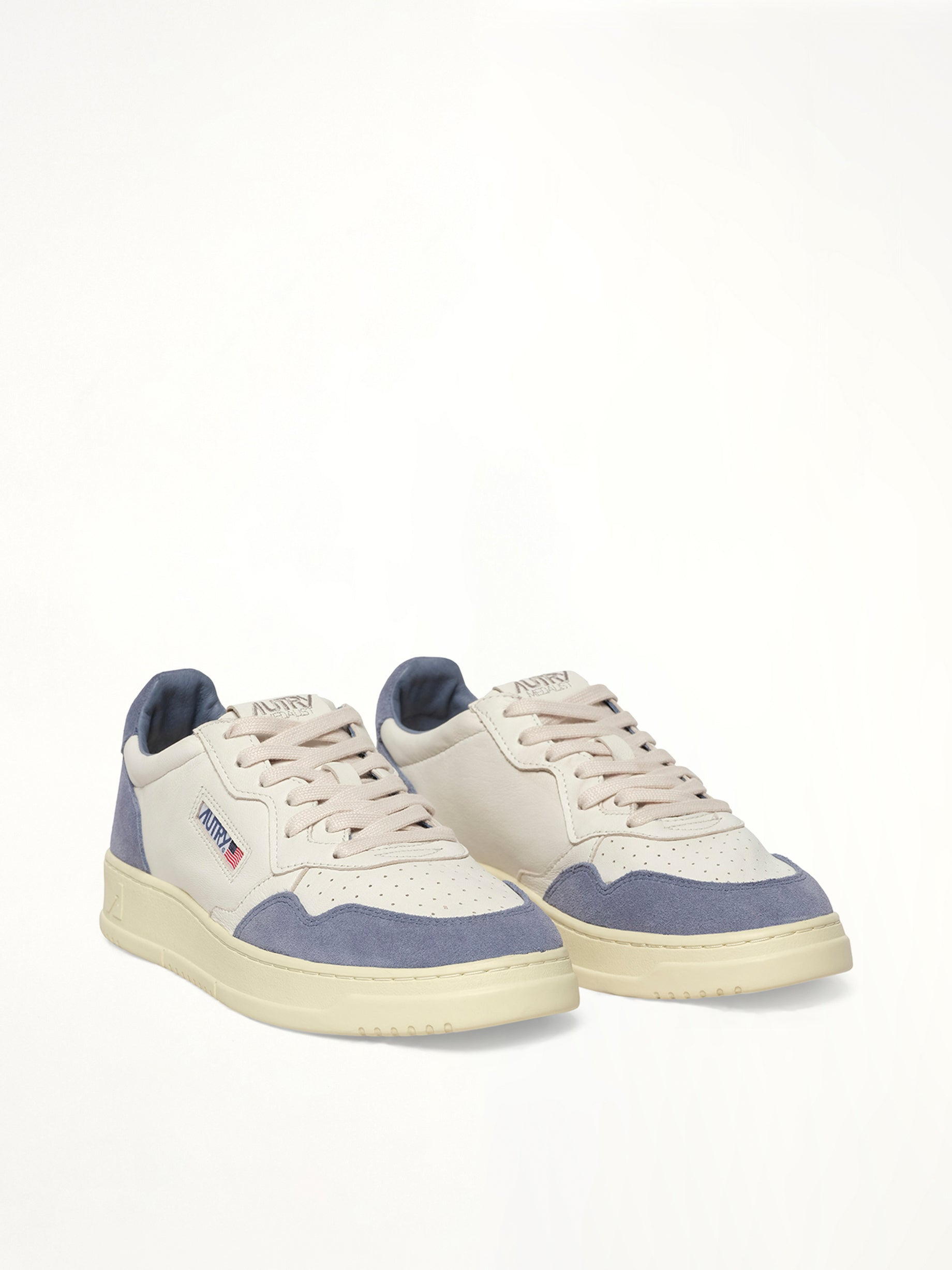 Medalist Low Sneaker in White/Claudia - 2