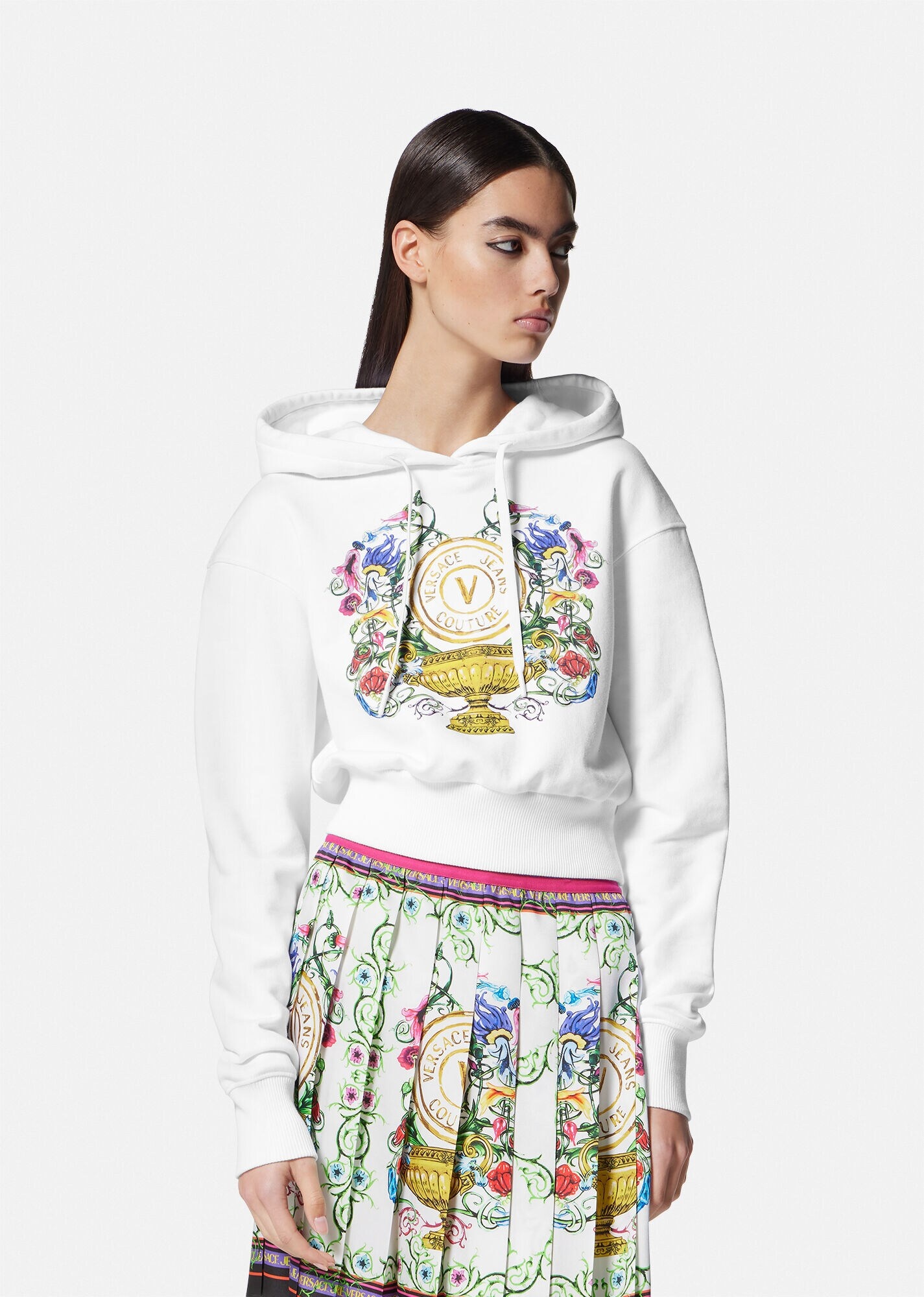 V-Emblem Garden Crop Hoodie - 3