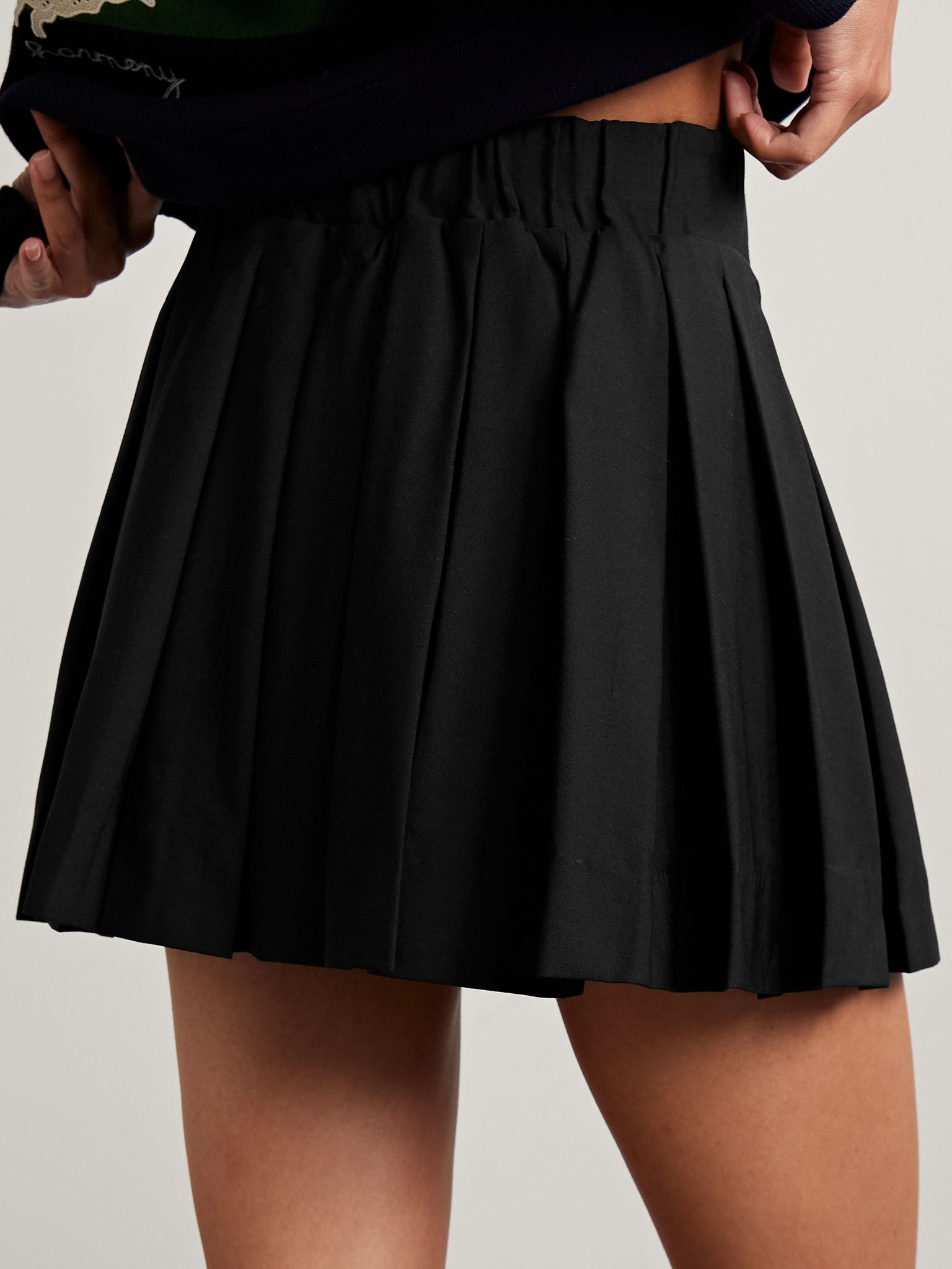 Adeline belted pleated crepe mini skirt Black - 4