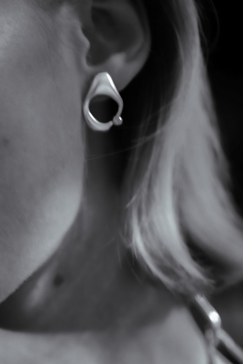 YSSO Droplet Mist Earrings In Silver outlook
