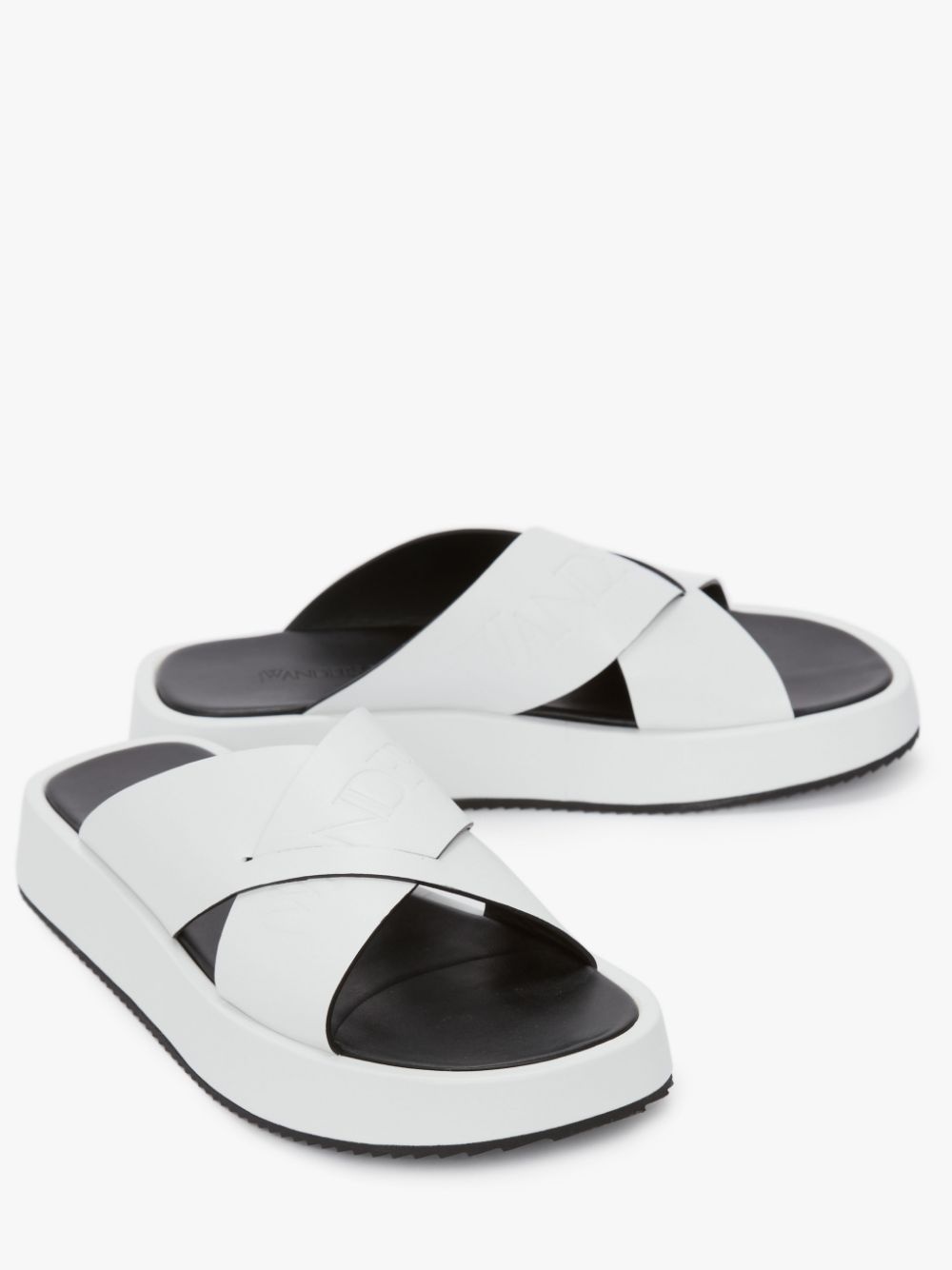 WOMEN'S FLAT PLATFORM SANDAL - 2