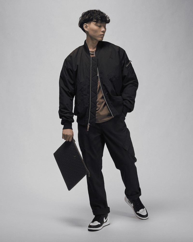 Jordan Monogram Pouch (1 L) 7