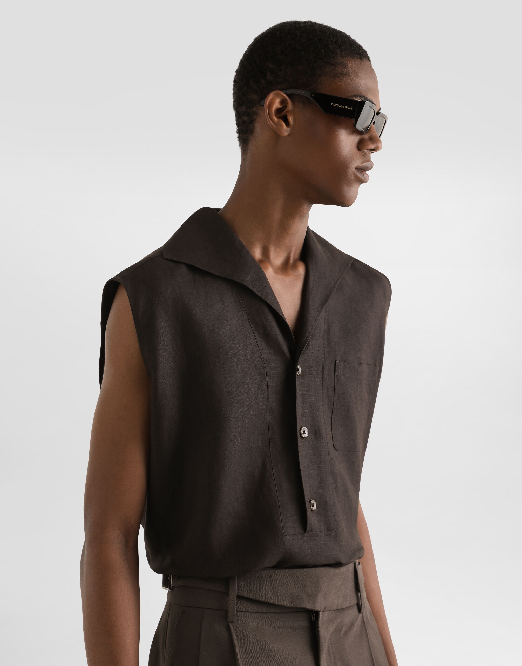 Three-button sleeveless linen shirt - 4