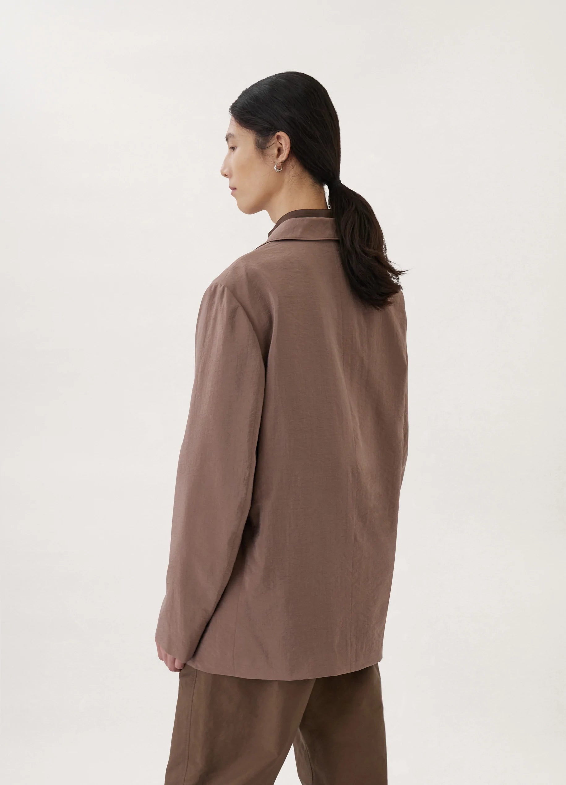 BELTED DOUBLE BREASTED JACKET
DRY SILK - 9