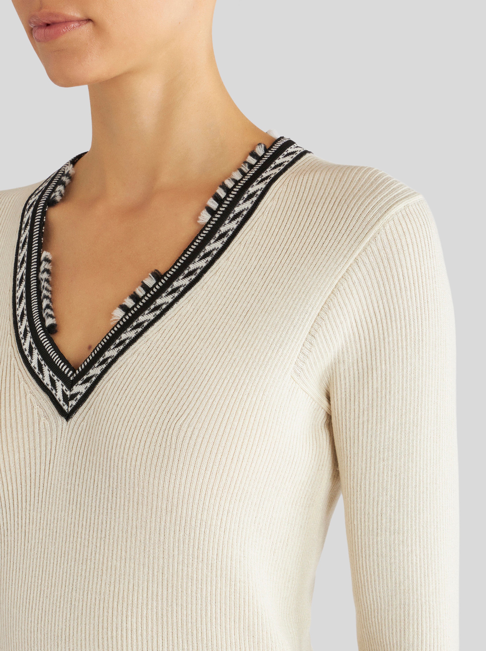 JUMPER WITH GEOMETRIC BORDER AND MICRO FRINGE - 4